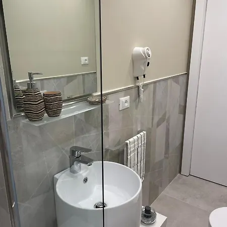 Au Ma Apartment